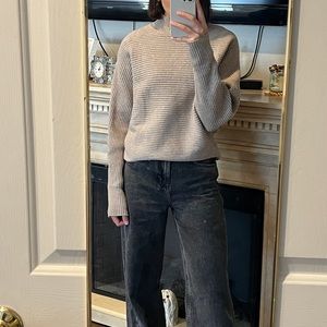 Brand: unknown, Size: Large, Color: Beige, Model Height: 5’5”